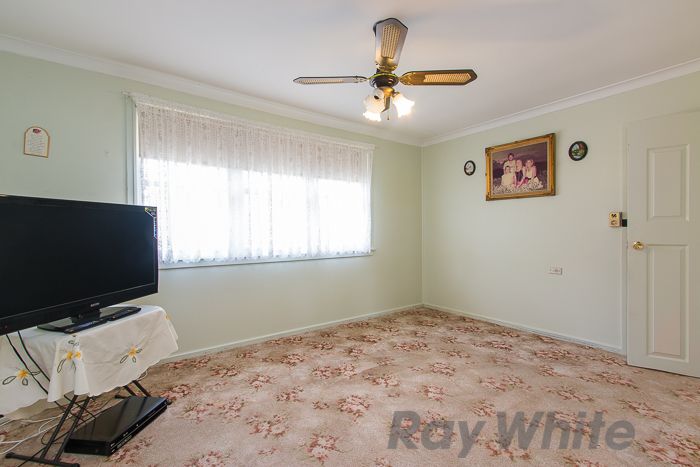 5 Pine Place, Gateshead, NSW 2290