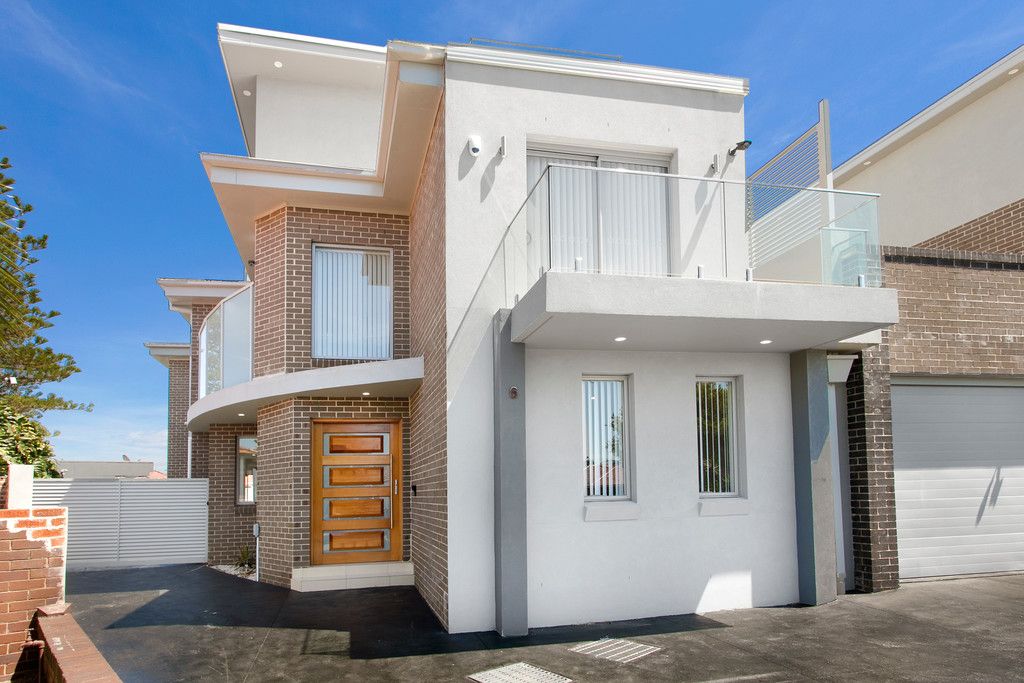6 Jacobson Avenue