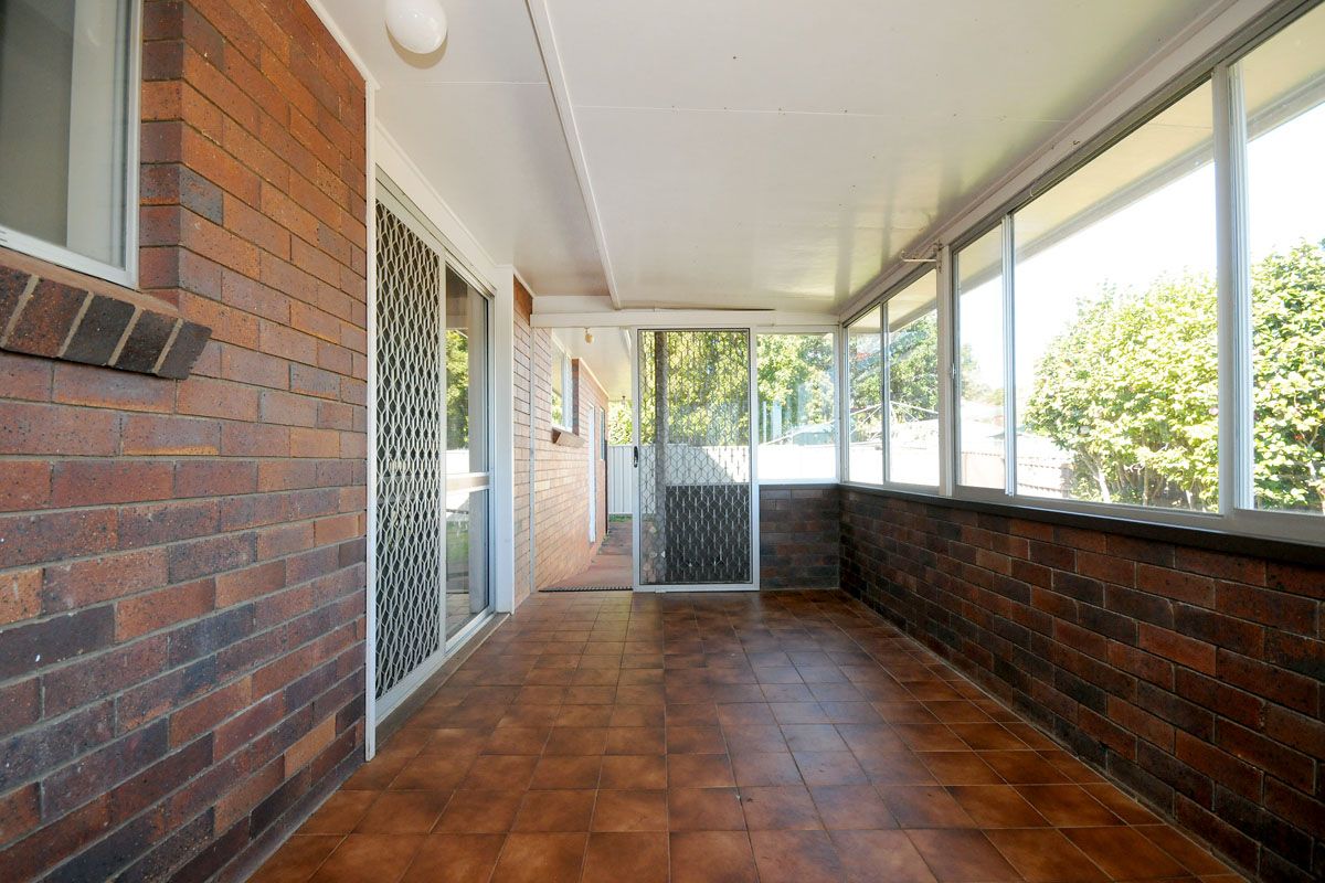 16 Naranga Street, RANGEVILLE, QLD 4350