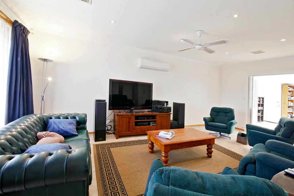 8 Coleraine Crescent, Corio, VIC 3214