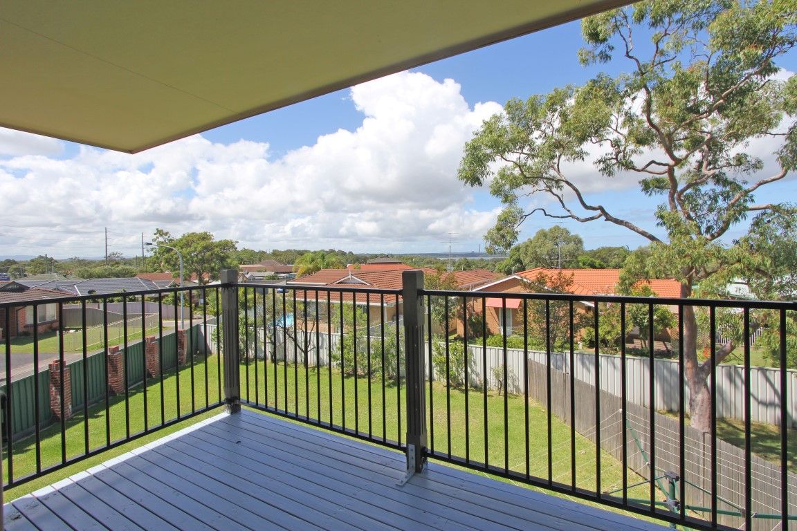 1 Courigal Drive, Lake Haven, NSW 2263