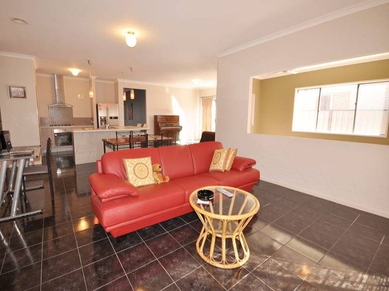 9 Rosleigh Drive, Craigieburn, VIC 3064