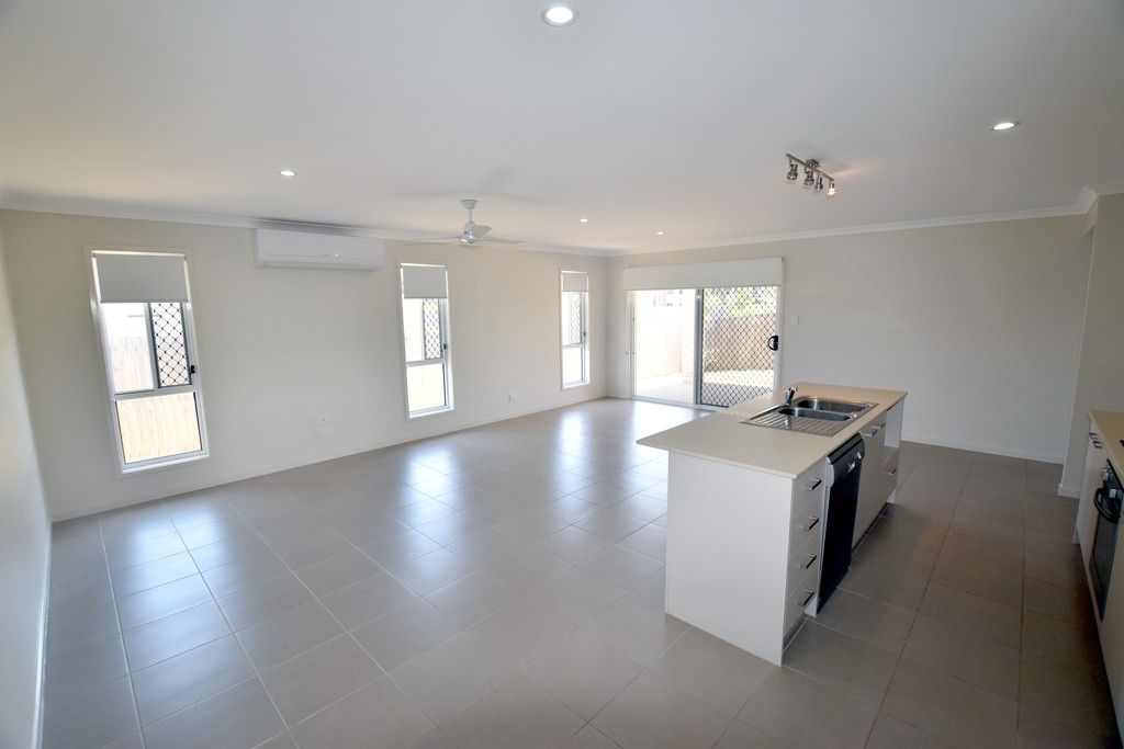 18 Powell Close, New Auckland, QLD 4680