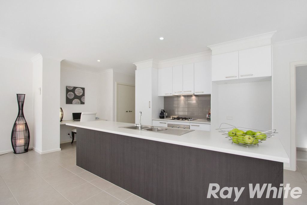 18 Adriatic Way, Pakenham, VIC 3810