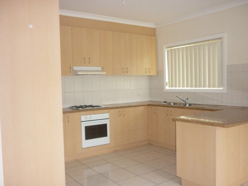 8 Woodlea Crescent, CRAIGIEBURN, VIC 3064