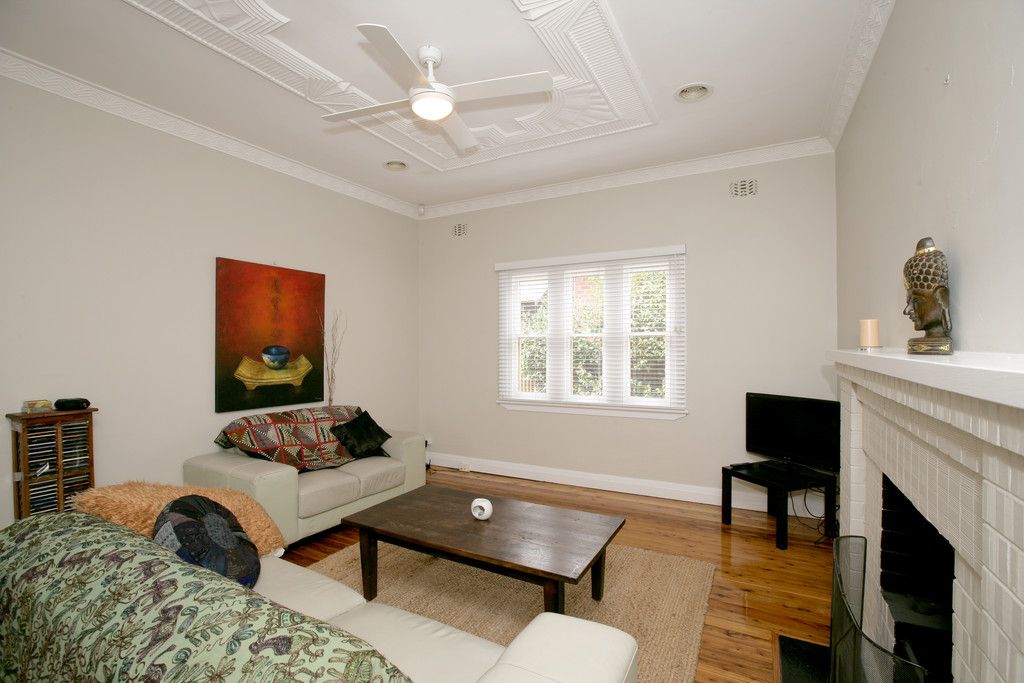 18 Lindsay Street, Turvey Park, NSW 2650