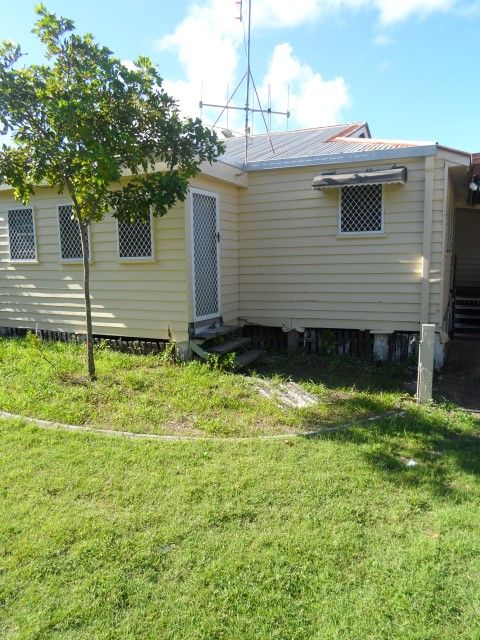 6 HIBISCUS Street, Urangan, QLD 4655