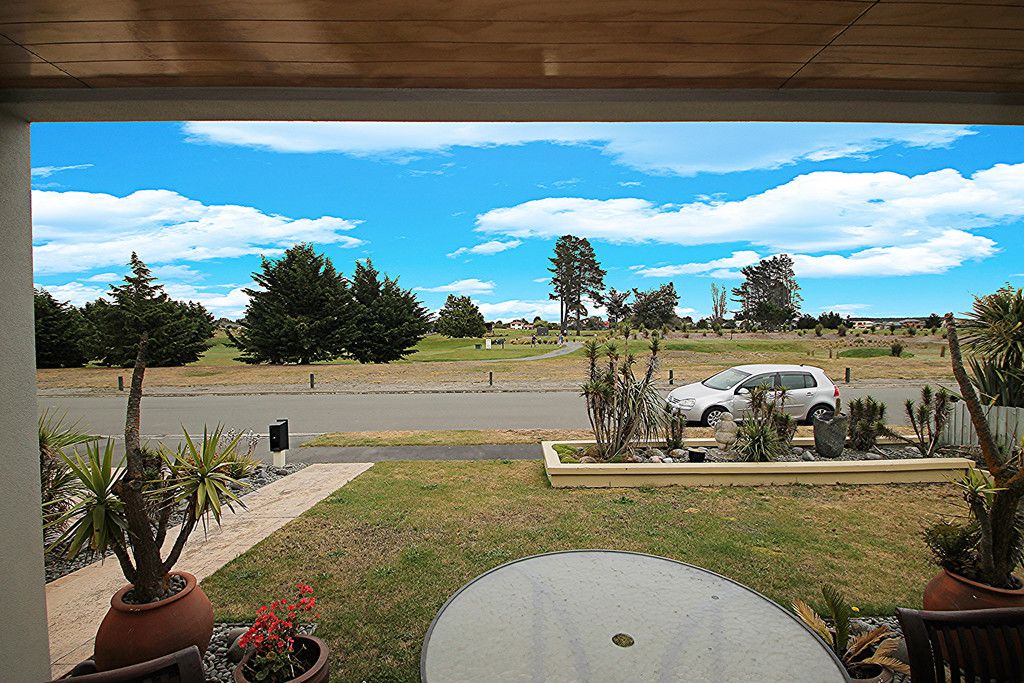 8 Seacroft Place, Waimairi Beach, Christchurch City