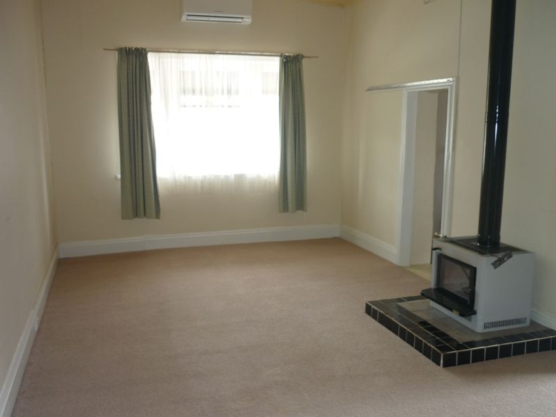 10 Paxton Terrace, Burra, SA 5417