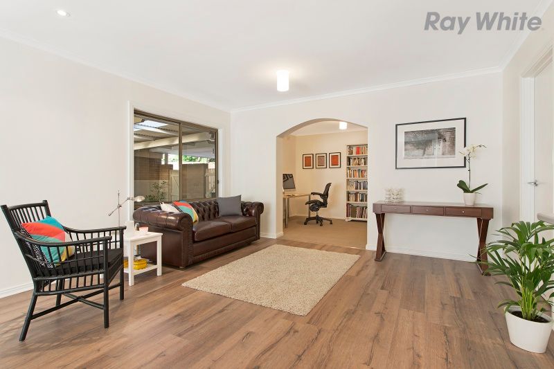 3 Boronia Avenue, Croydon South, VIC 3136