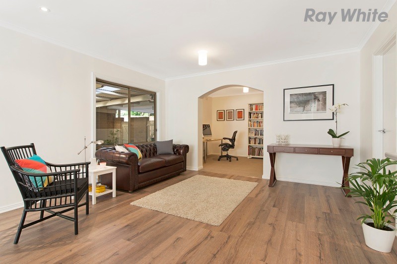 3 Boronia Avenue, Croydon South, VIC 3136