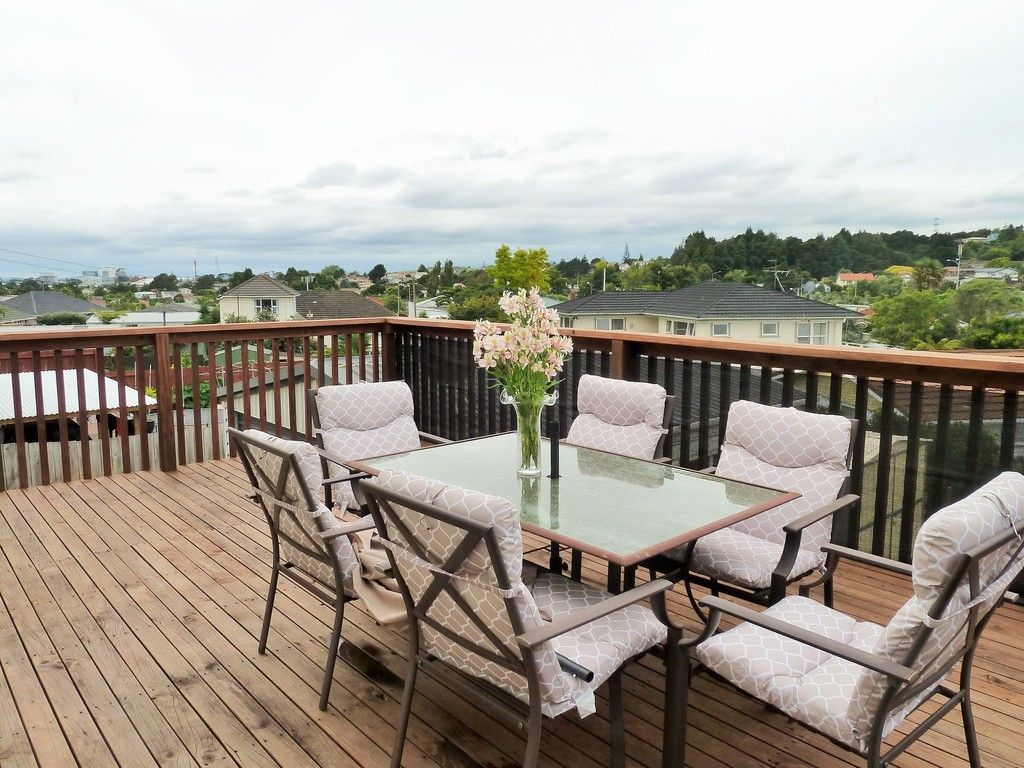 14 Lynmore Drive, Hill Park, Manukau City