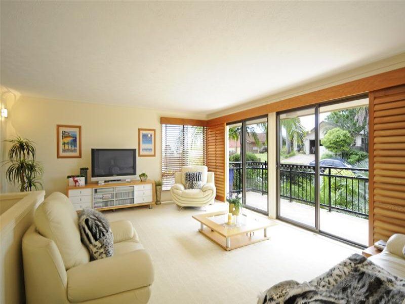 7 Bindoon Close, Elanora, QLD 4221