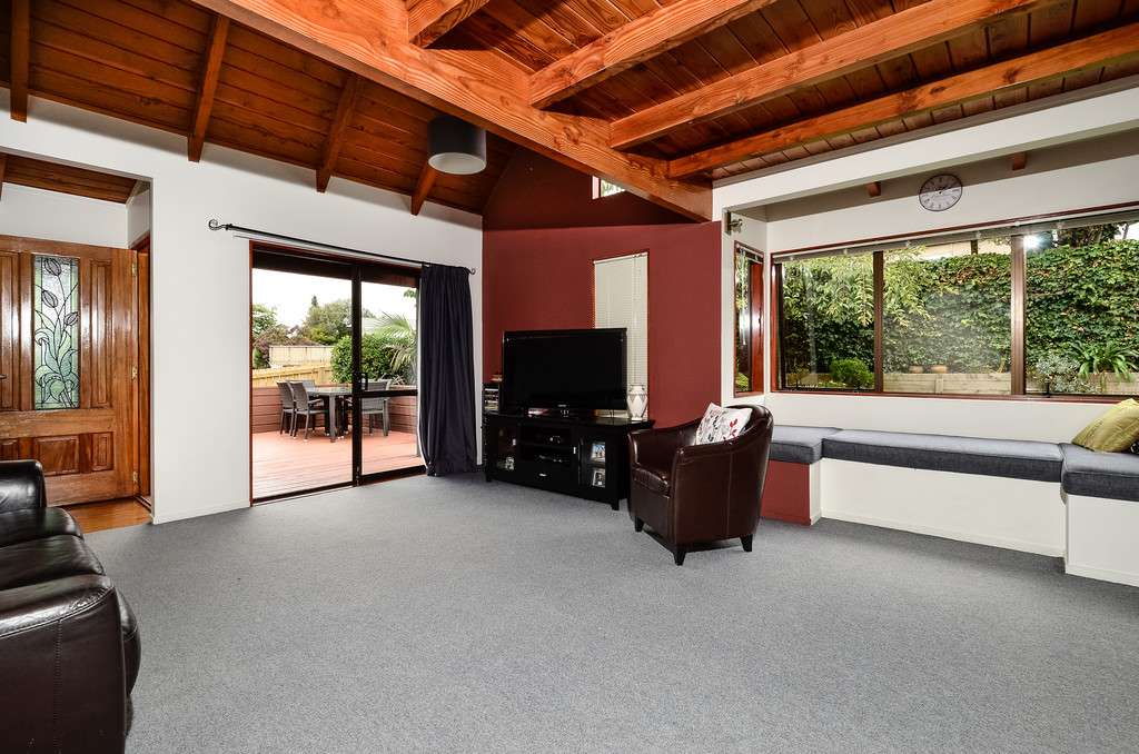 2/21 Castaing Crescent photo 7