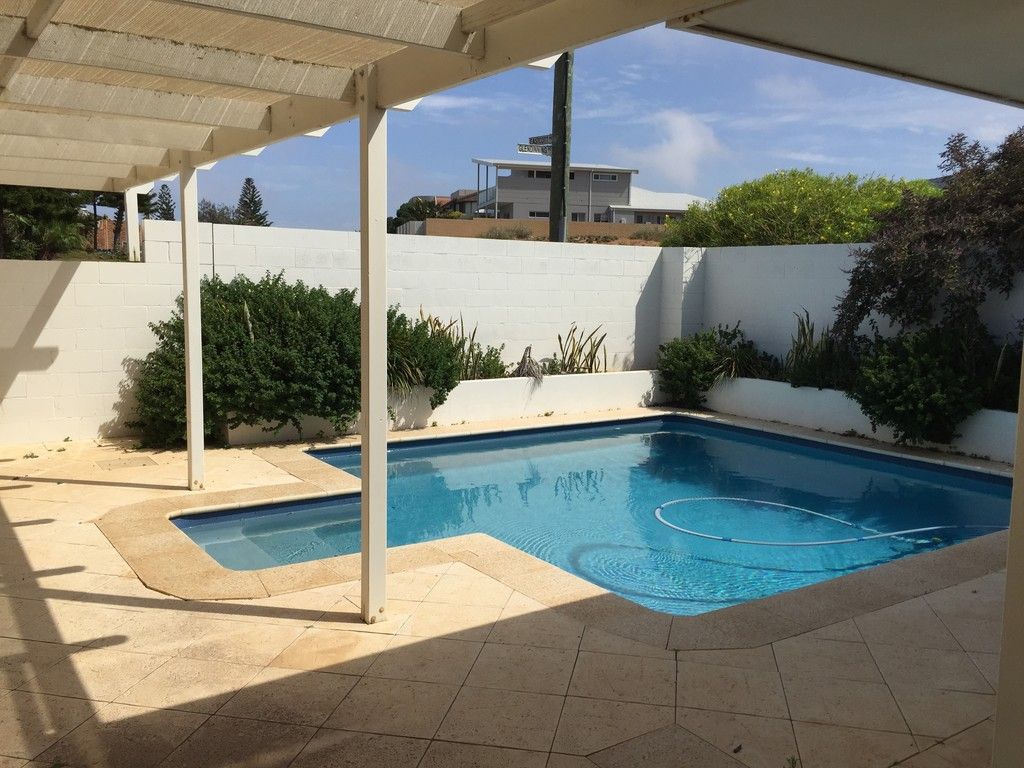 13 Glendinning, TARCOOLA BEACH, WA 6530