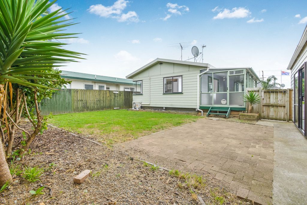12b Graham Road, Conifer Grove, Manukau City