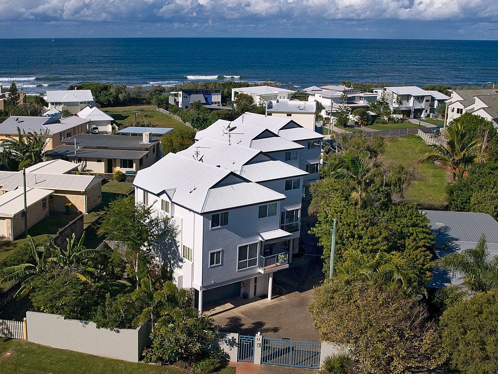 2/11 Wellington Parade, SHELLY BEACH, QLD 4551