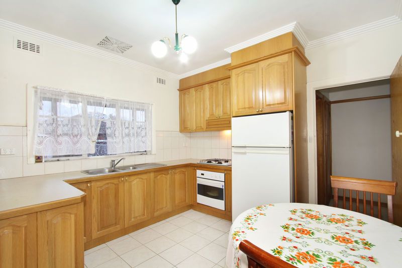 10  hallow Street, BENTLEIGH EAST, VIC 3165