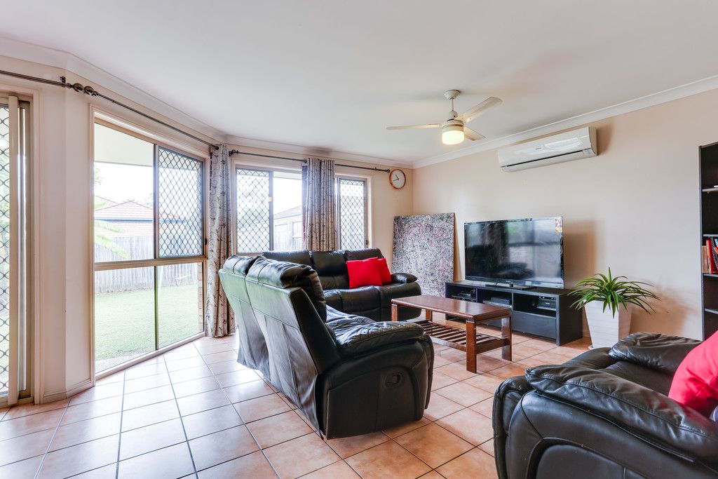 6 Kew Close, FOREST LAKE, QLD 4078