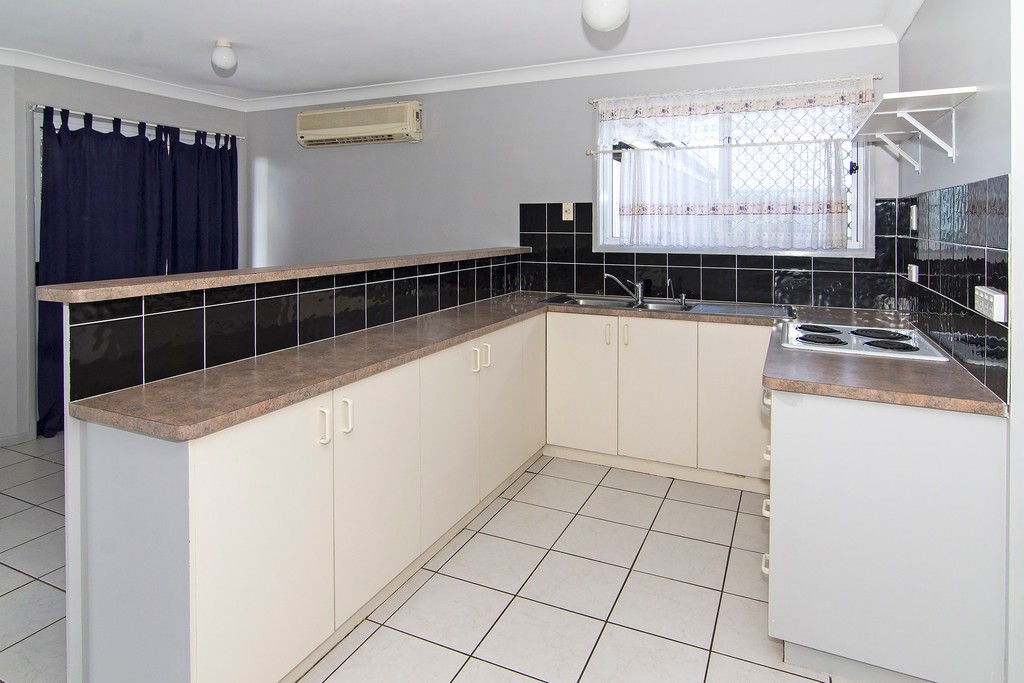 25 Fair Street, ROCKVILLE, QLD 4350