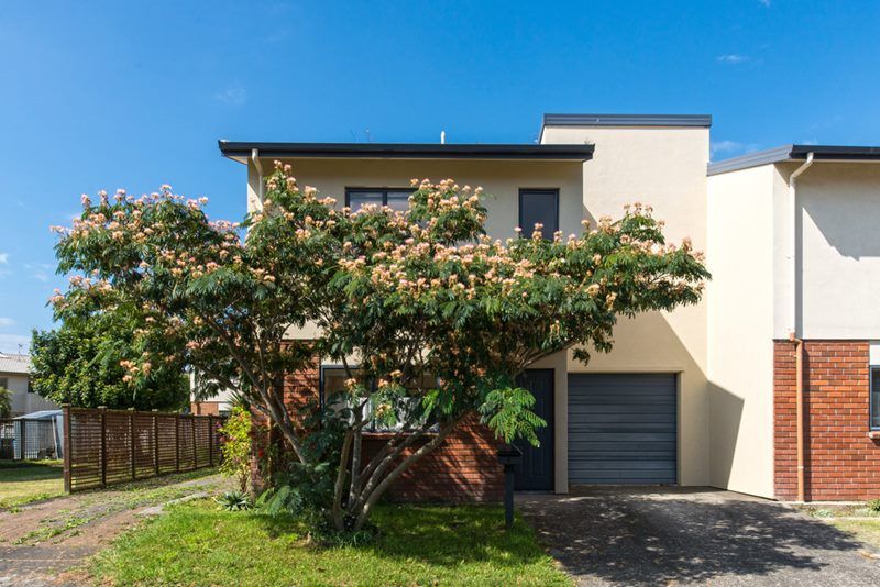 8 DUXFIELD Drive, Ranui, Waitakere City