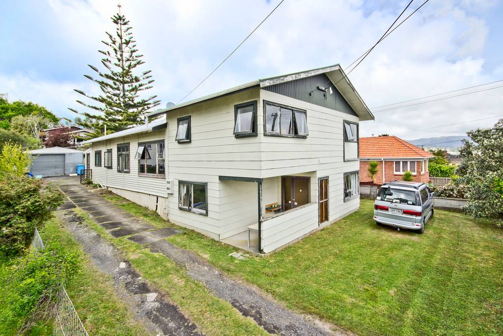 25 Lavelle Road, Henderson, Waitakere City Real Estate Ray White
