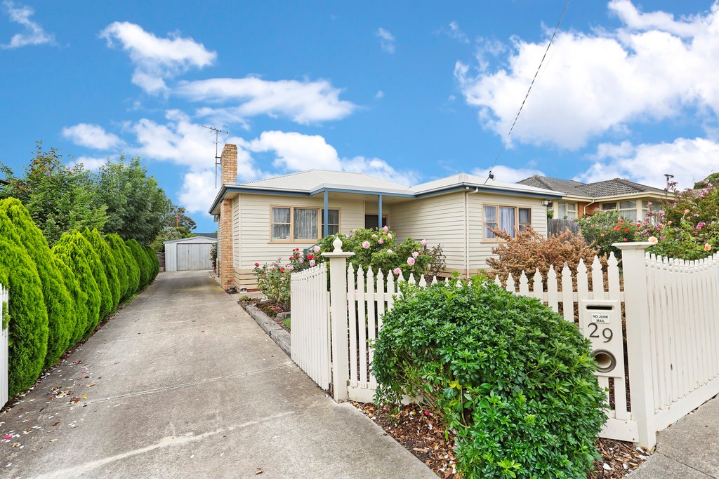 29 Sycamore Street, Hamlyn Heights, VIC 3215
