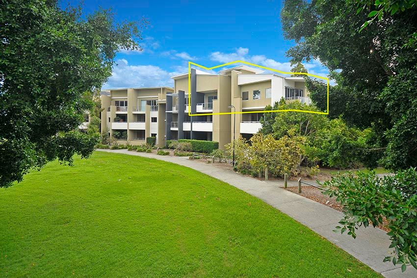 10 Valbonne Avenue, Varsity Lakes QLD 4227