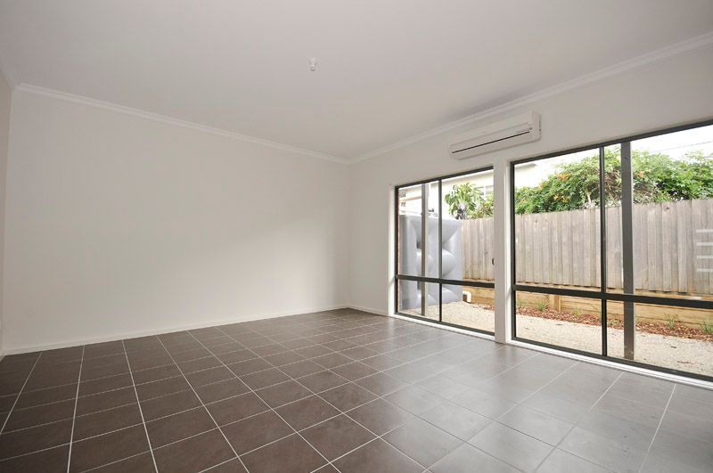 2/10 Tulip Crescent, BORONIA, VIC 3155