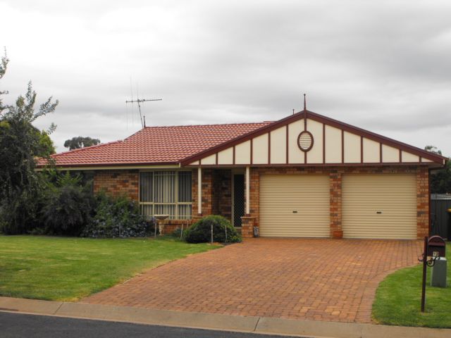 12 Angeleish Avenue
