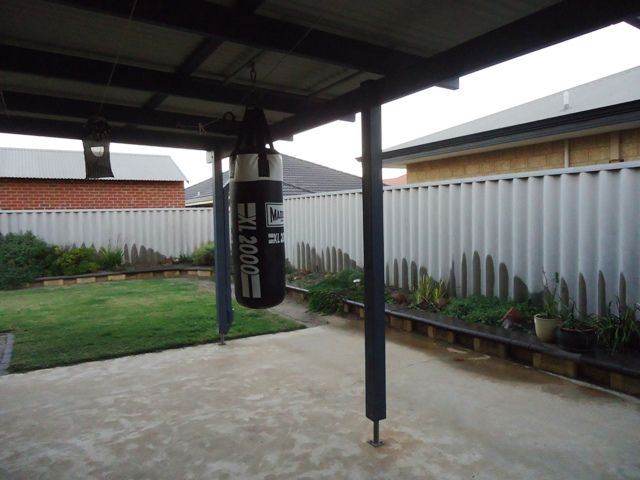 25 McGauran, BEACHLANDS, WA 6530