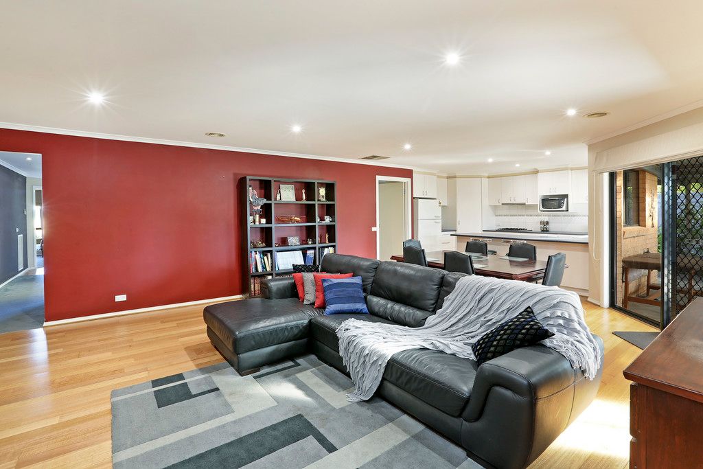 15 Greenleaf Drive, Lara, VIC 3212