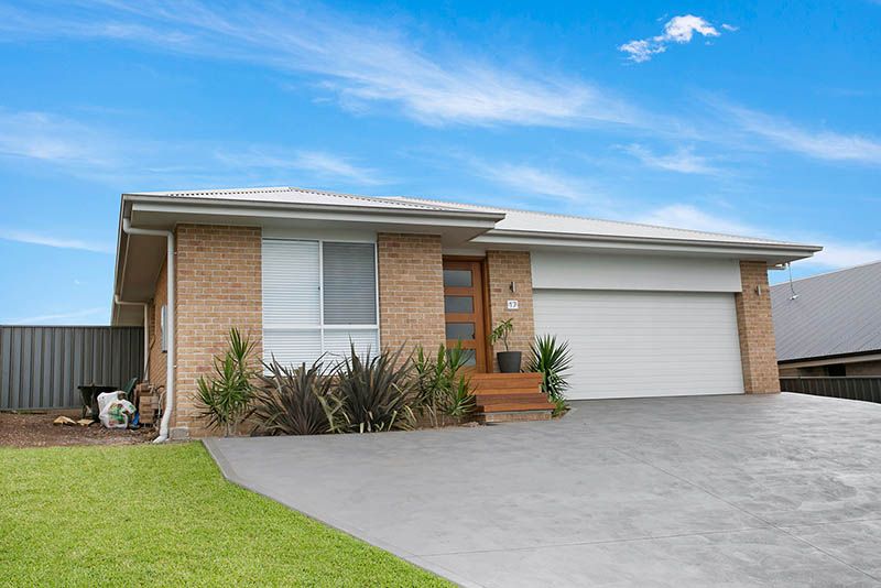 17 Dillon Road, Flinders, NSW 2529