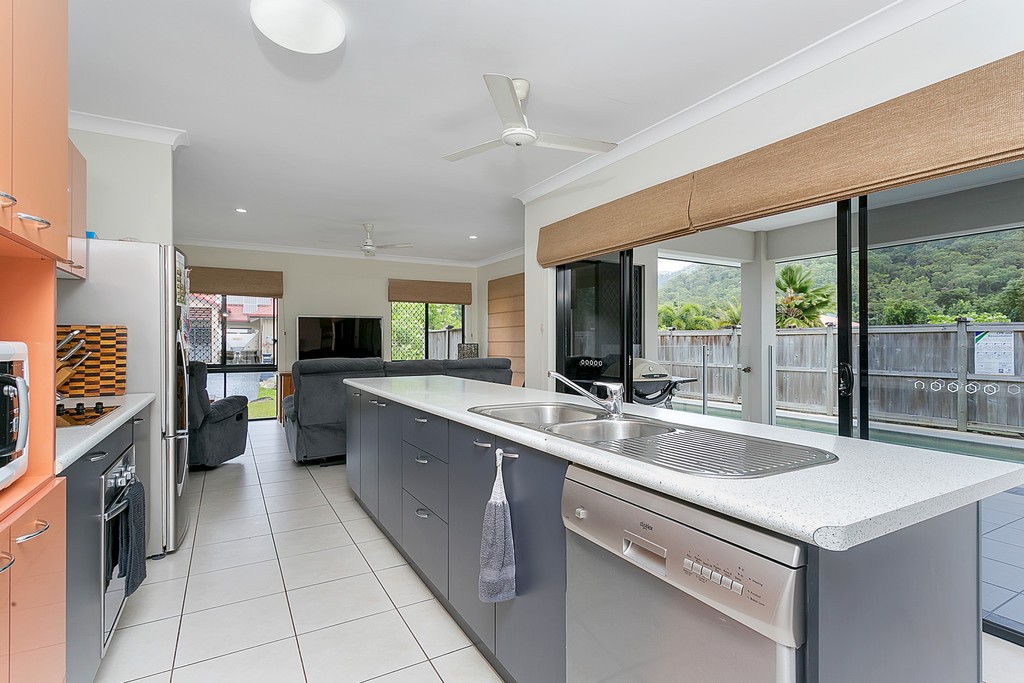 1-3 Stack Close, Redlynch, QLD 4870