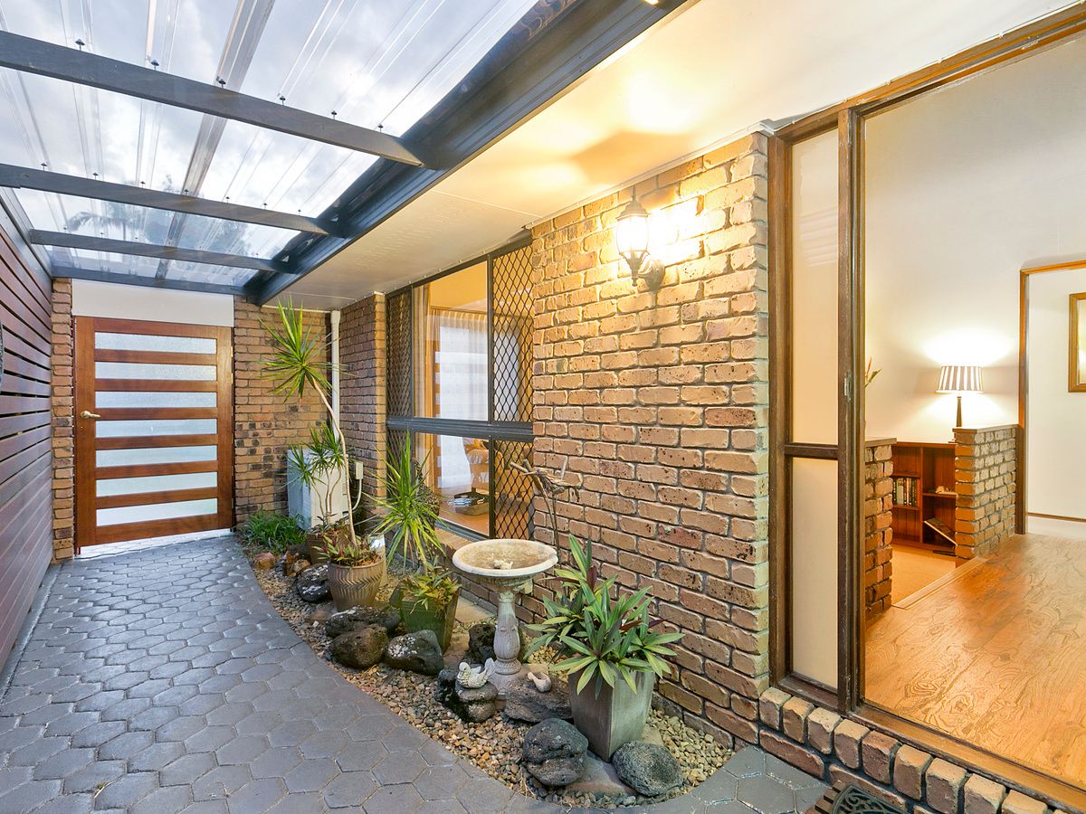 18 Laglan Street, Carindale, QLD 4152