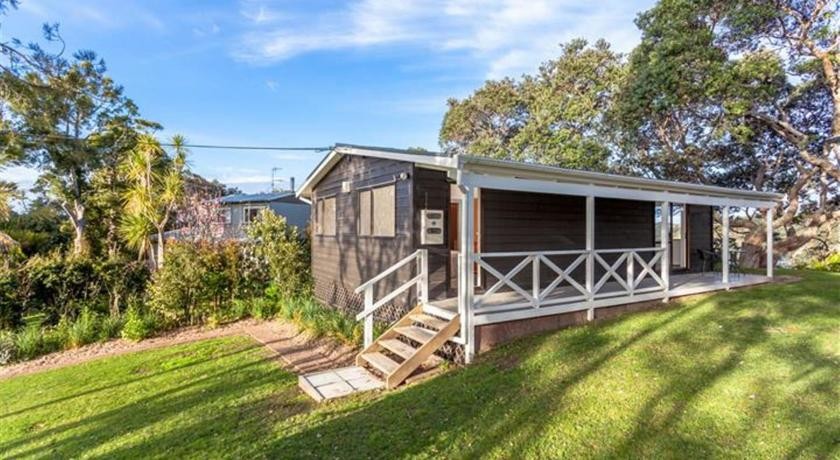 15a Okewa Road, Titirangi, Waitakere City