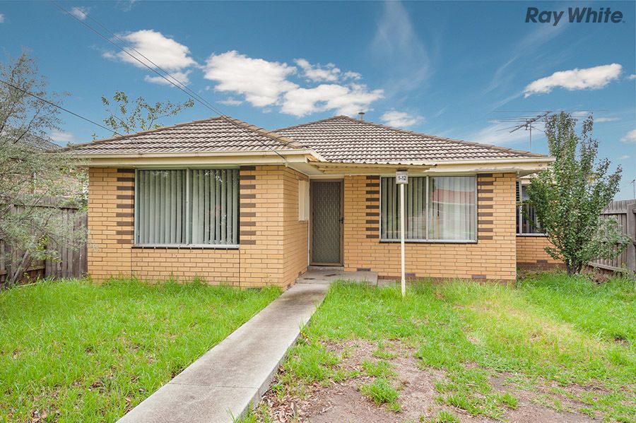 12 Douglas Avenue, St Albans VIC 3021