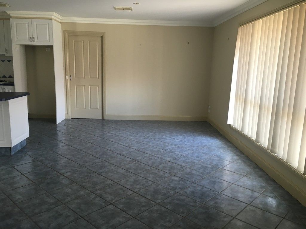 2/44 BROLGAN Road, PARKES, NSW 2870