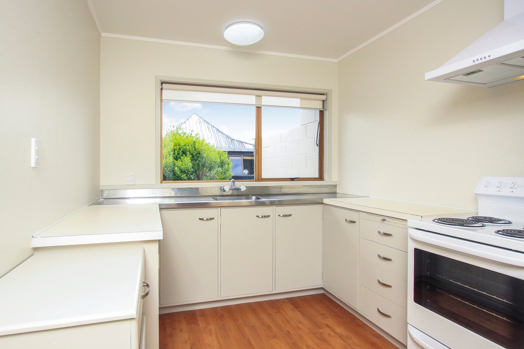2/1 Prince Regent Drive, Half Moon Bay, Manukau City