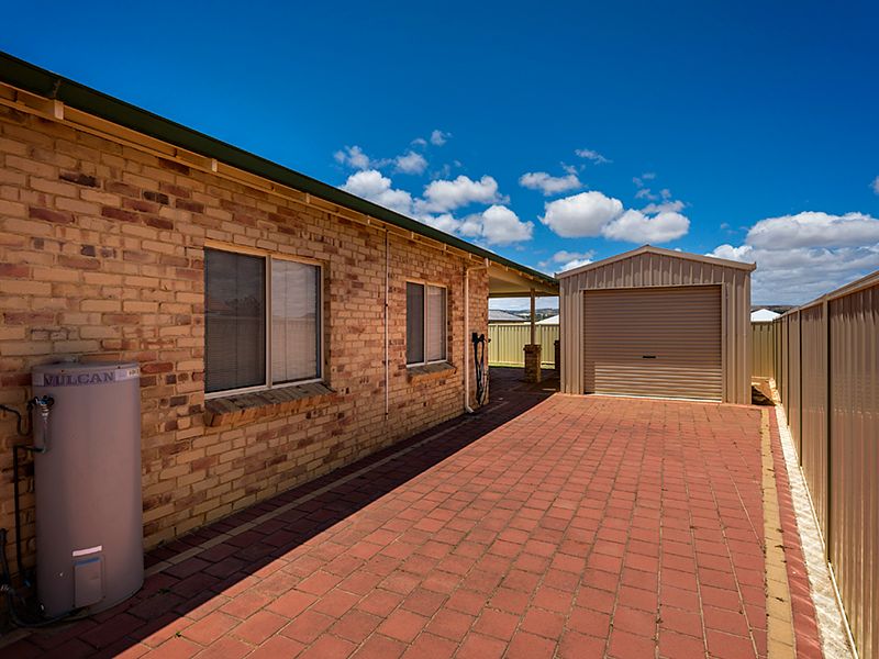 20 Hillview Drive, Drummond Cove, WA 6532