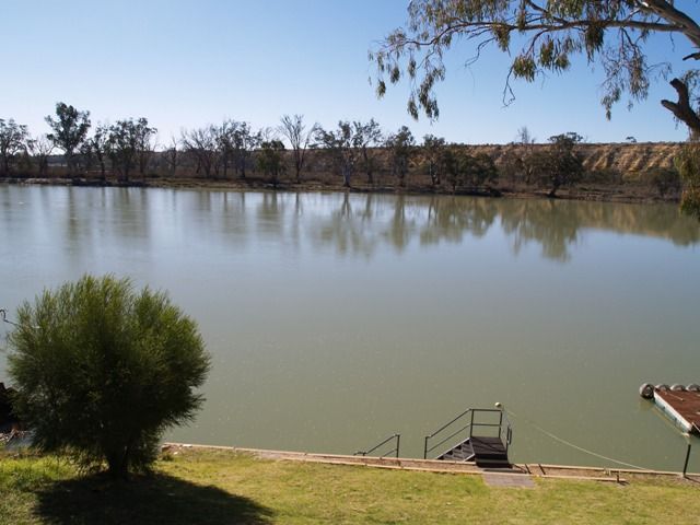 16 Page Drive, BLANCHETOWN, SA 5357