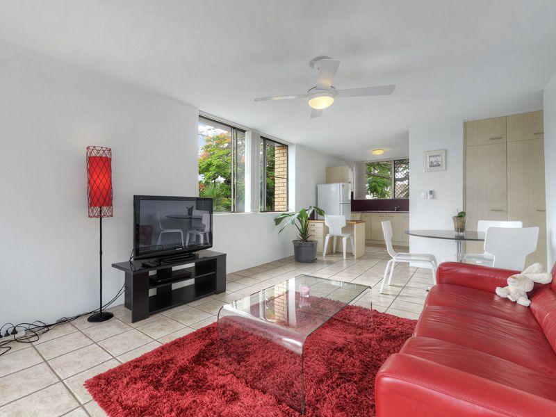 1/82 Racecourse Road, Ascot, QLD 4007