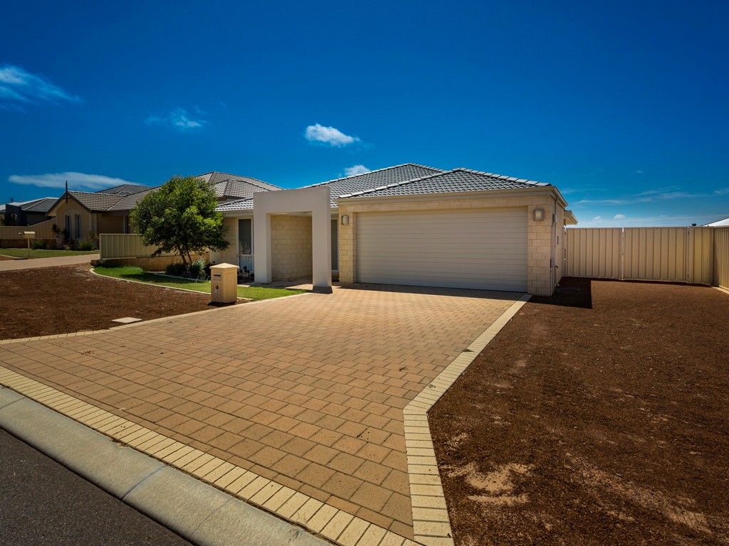 15 Wildwave Bend, Wandina, WA 6530
