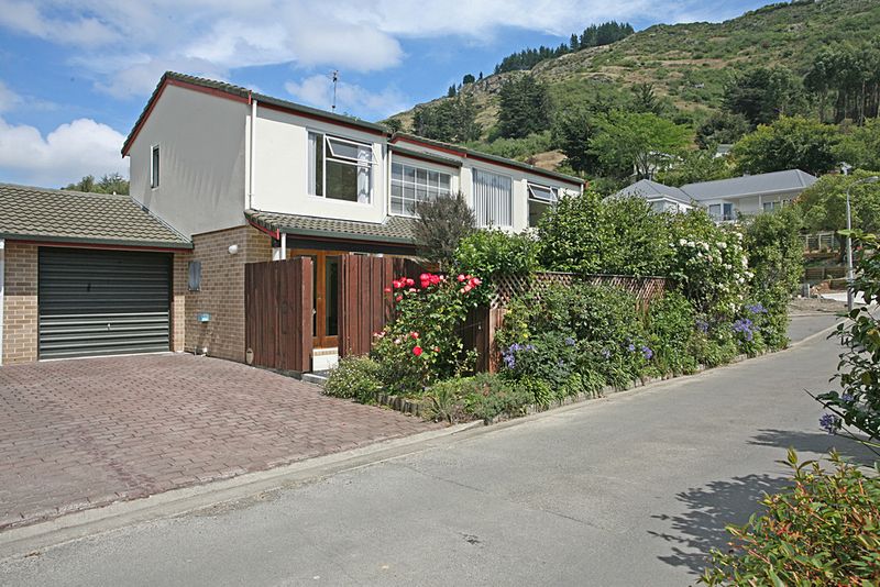 Rare find .. townhouse with storage and parking! - Cashmere