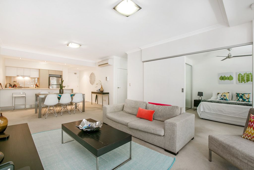 53 Darrambal Street, Surfers Paradise QLD 4217