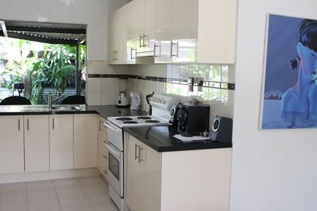 2 Granadilla Street, Holloways Beach, QLD 4878