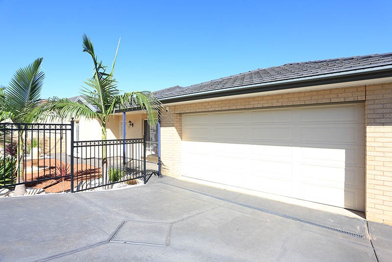 4 Gloucester Drive, Craigmore, SA 5114