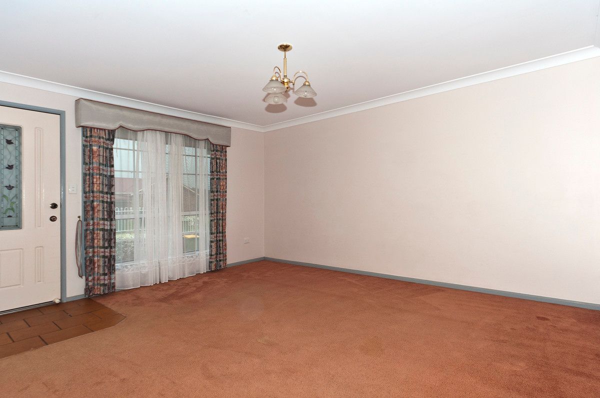 2/2-6 Roser Close, Kearneys Spring, QLD 4350