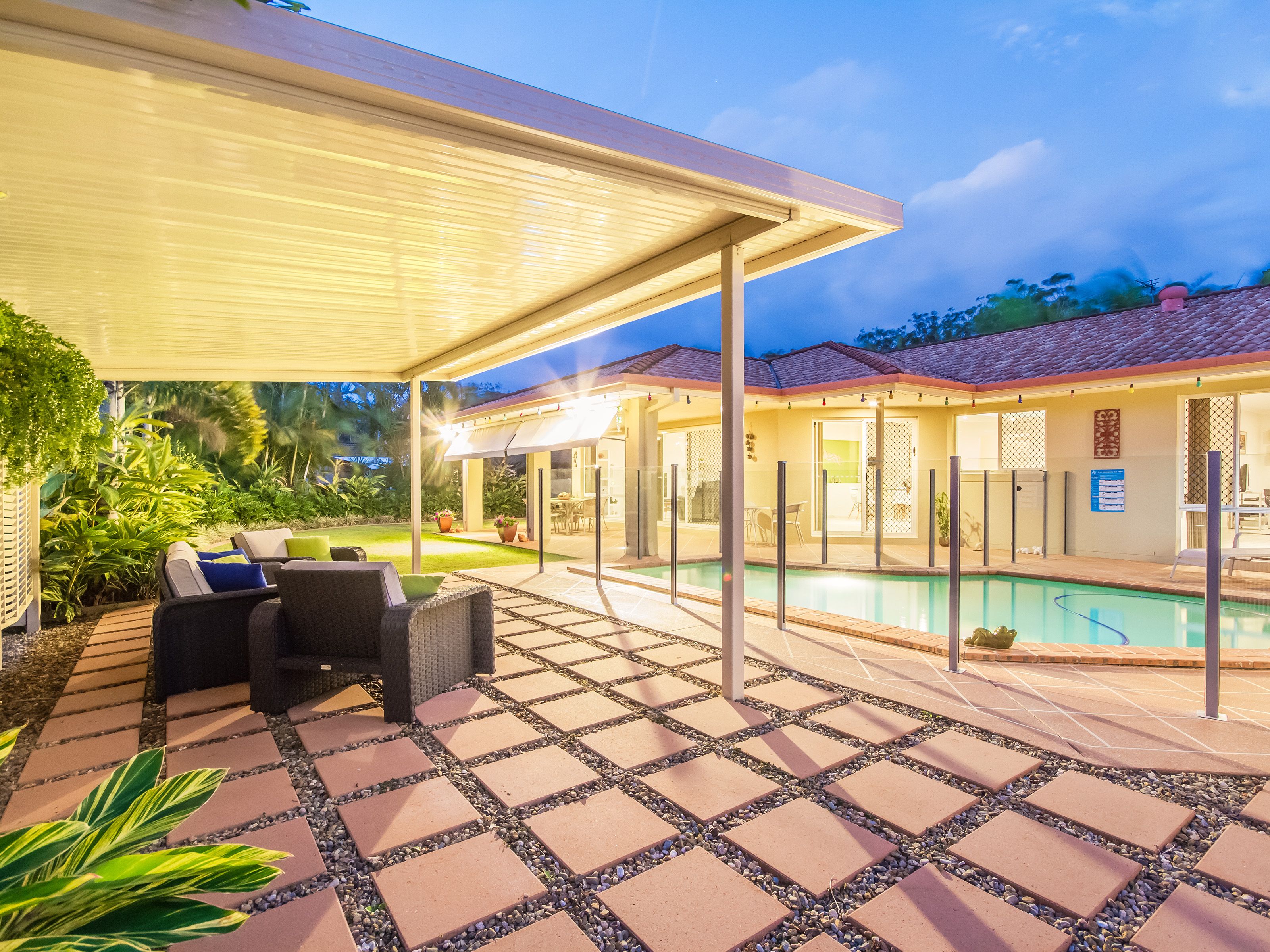 3 Blackfen Court, Arundel QLD 4214