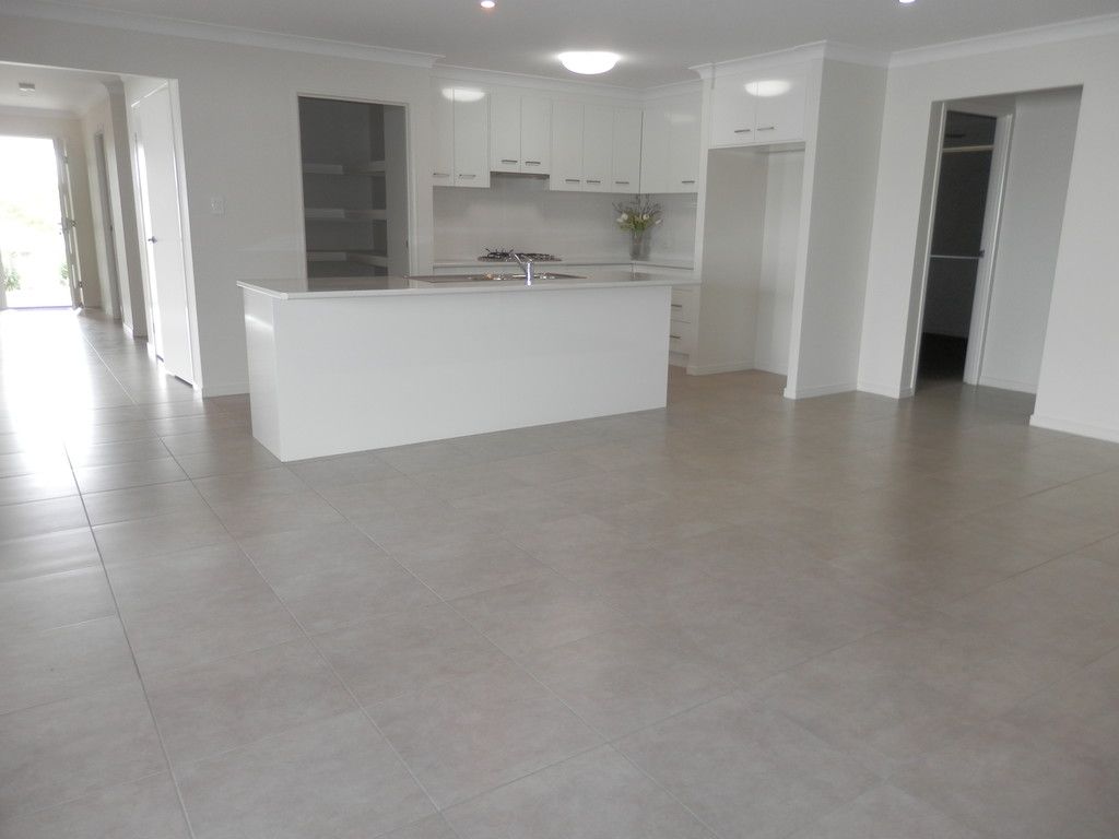 14 Cowie Street, Deebing Heights, QLD 4306